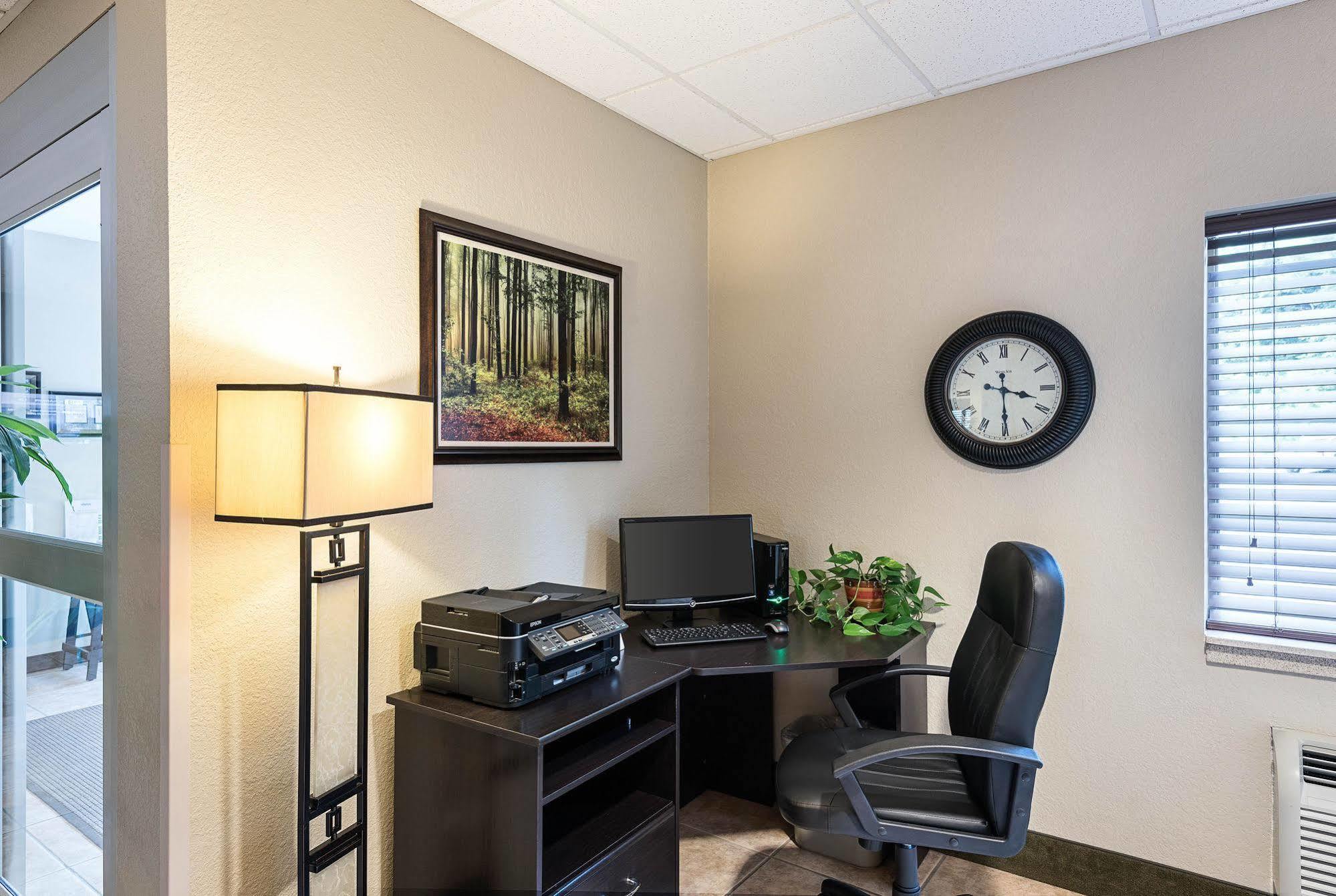 Suburban Studios Morgantown Extérieur photo